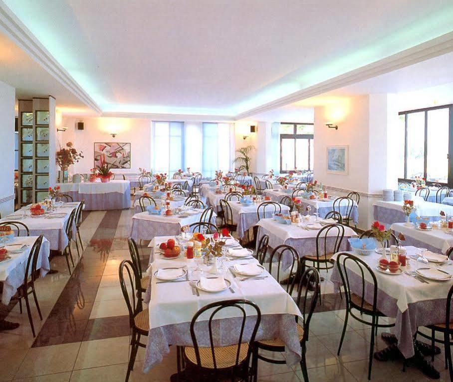 Hotel Vistamare Rivazzurra Di Rimini Extérieur photo